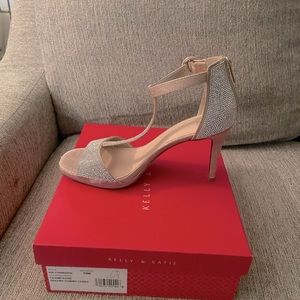 Brand Kelly & Kate size 10m This is a nude high heel with rhinestone accents